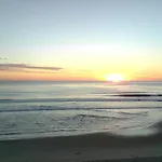 Surfers Horizons